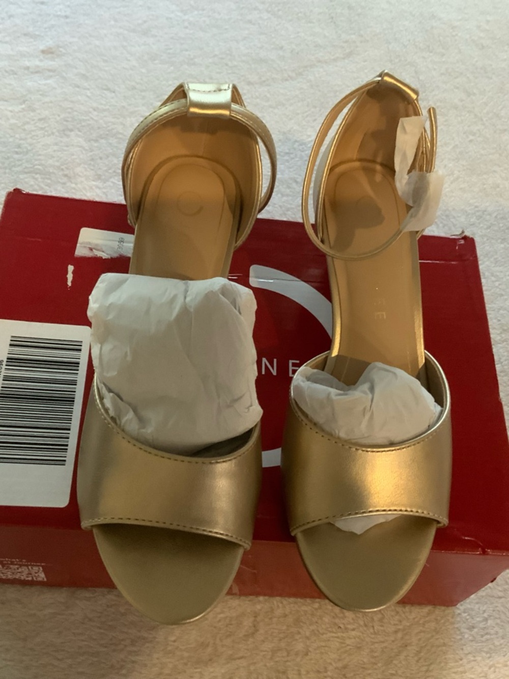 Gold Women’s Open-Toe Ankle Strap Sandals Journee size 6m retail $93 sku 3050